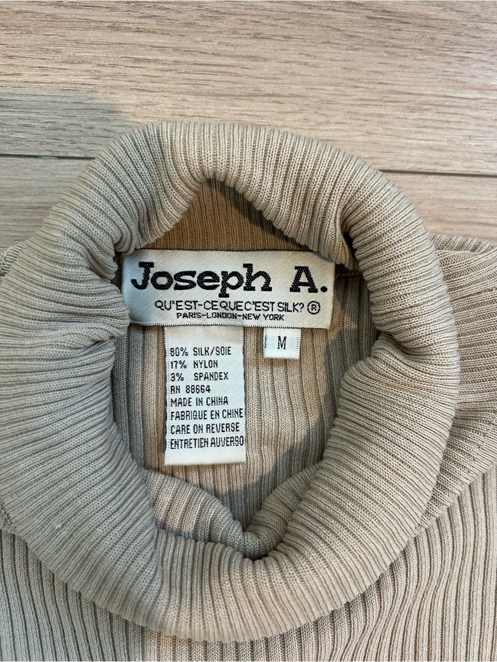 80% Silk Vintage Joseph A. "Qu'est-ce que c'est Silk?" Ribbed Turtleneck Sweater - Picture 3 of 3